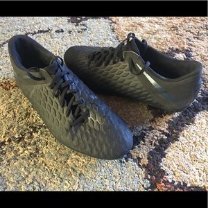 Mens Outdoor Soccer Cleats